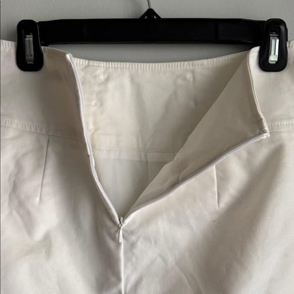 NEW white skirt size XS with gold buttons - Picture 6 of 12